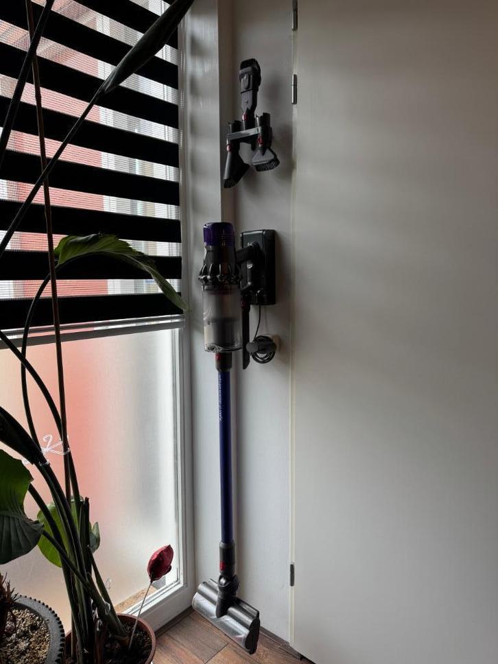 Dyson V11 Advanced met Extras (2 accu, twee laders en paal), Witgoed en Apparatuur, Stofzuigers, Gebruikt, Stofzuiger, Ophalen