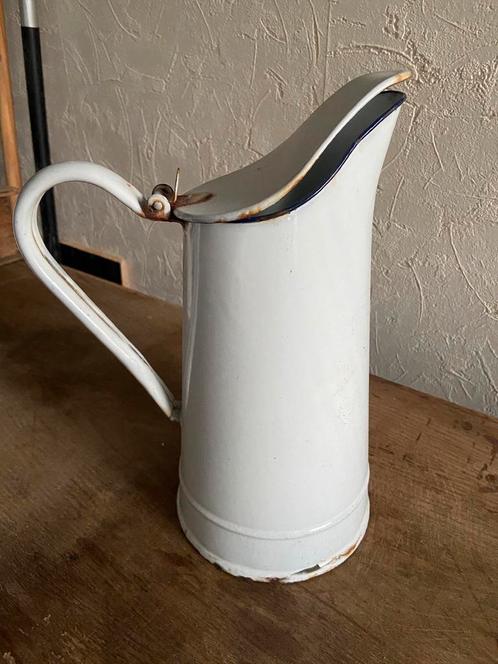 Mooie wit Antieke Emaille waterkan waterschenkkan met deksel, Antiek en Kunst, Antiek | Emaille, Ophalen of Verzenden