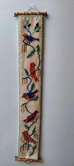 Vintage wandtapijt schellekoord handwerk vogels 90 cm, Ophalen of Verzenden