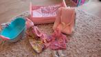 Babyborn met slaapzak en jasje, badje, draagzak en bed, Ophalen, Zo goed als nieuw, Babypop