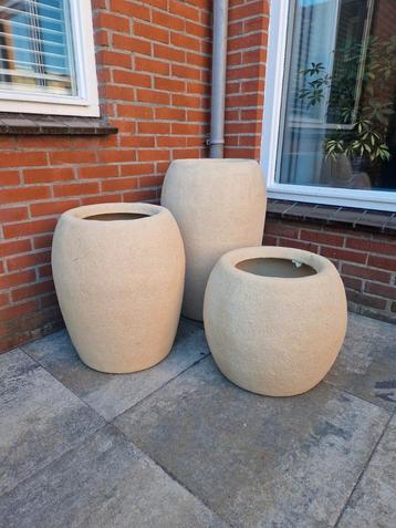 Buitenpotten NIEUW meerdere beschikbaar beschikbaar voor biedingen
