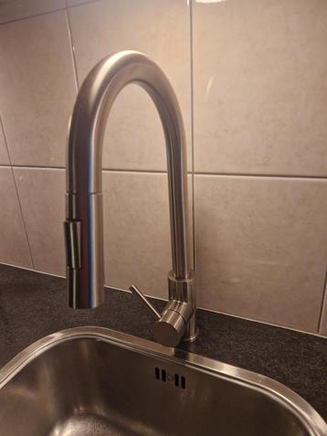 keukenkraan met handdouche beschikbaar voor biedingen