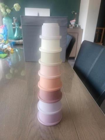 Mushie stapeltoren pastel beschikbaar voor biedingen