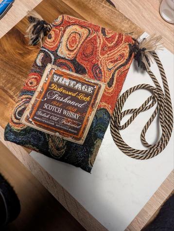 Vintage zelfgemaakt telefoon tasje  beschikbaar voor biedingen