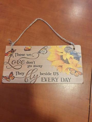 Houten Bordje - Vlinders & Zonnebloem beschikbaar voor biedingen