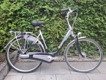 Prachtige Gazelle damesfiets in nieuwstaat beschikbaar voor biedingen