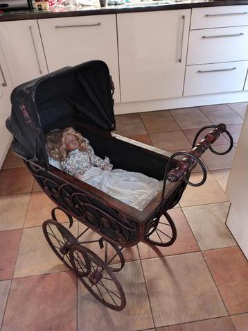 Brocante kinderwagen inclusief Pop  beschikbaar voor biedingen