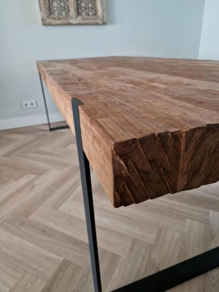 Eetkamertafel Vulcano oud teak, Huis en Inrichting, Tafels | Eettafels, Zo goed als nieuw, 100 tot 150 cm, 200 cm of meer, Vijf personen of meer