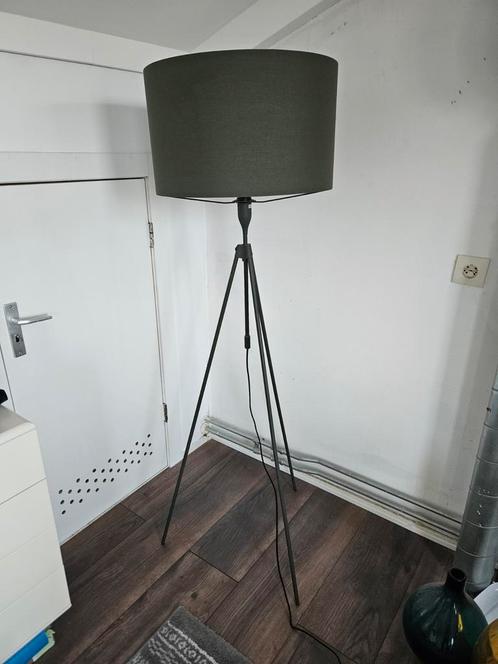 Vloerlamp Lesley Zuiver groen, Huis en Inrichting, Lampen | Vloerlampen, Gebruikt, Ophalen
