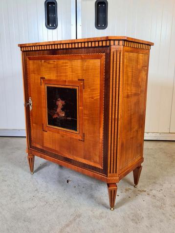 Kast, Penantkastje, Louis XVI, Louis Seize, 1790-1800 beschikbaar voor biedingen