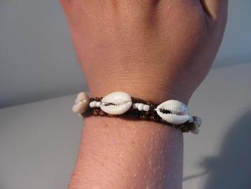 Bruine Armband Met Schelpen / Accessoire ~ Sieraad beschikbaar voor biedingen