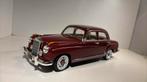 Mercedes benz 220 s kk-scale 1.18, Hobby en Vrije tijd, Modelauto's | 1:18, Overige merken, Ophalen of Verzenden, A, A