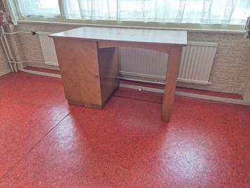 Bureau beschikbaar voor biedingen