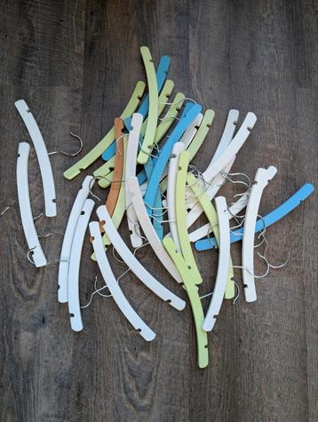 Houten Baby Kledinghangers (32 stuks) beschikbaar voor biedingen