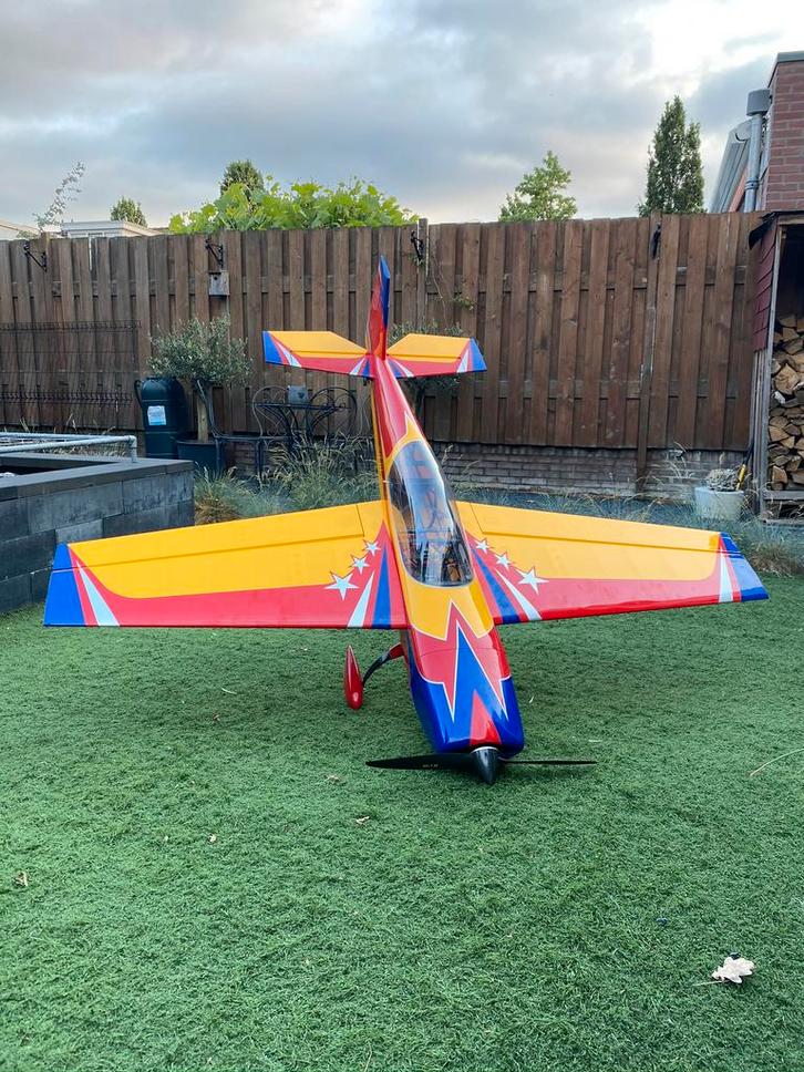 Extreme flight extra 300 78”, Hobby en Vrije tijd, Modelbouw | Radiografisch | Vliegtuigen, Zo goed als nieuw, Ophalen