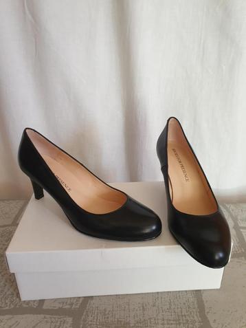 Nette zwarte leren pumps. Mt 39+40. Shoes for Presence.NIEUW beschikbaar voor biedingen