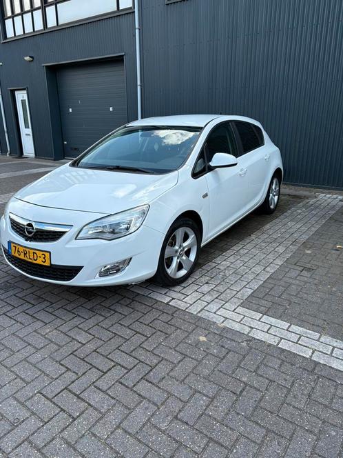 Opel Astra 1.4 Turbo Ecotec 103KW 5-D 2011 Wit, Auto's, Opel, Particulier, Astra, Airbags, Airconditioning, Cruise Control, Parkeerassistent