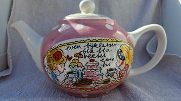 Blond Theepot beschikbaar voor biedingen