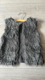 Harige grijze bodywarmer maat 98, Ophalen of Verzenden, Zo goed als nieuw, Meisje, Jas