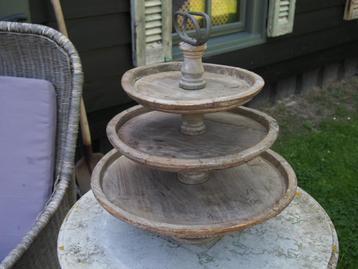 Houten Etagere beschikbaar voor biedingen