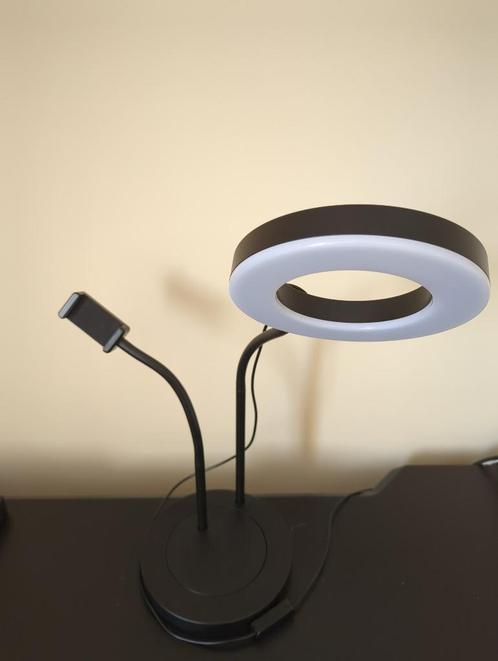 Ikea Lånespelare Ringlicht met telefoonhouder, Huis en Inrichting, Lampen | Tafellampen, Zo goed als nieuw, 50 tot 75 cm, Kunststof