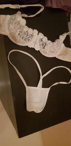 Mooi (gebroken) wit kanten setje BH 75C string S, Kleding | Dames, Ophalen of Verzenden, Wit, Setje