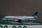 Dragon Wings: Airbus A330-300 Garuda Indonesia 1/400 met OVP, Ophalen of Verzenden, Zo goed als nieuw, Schaalmodel