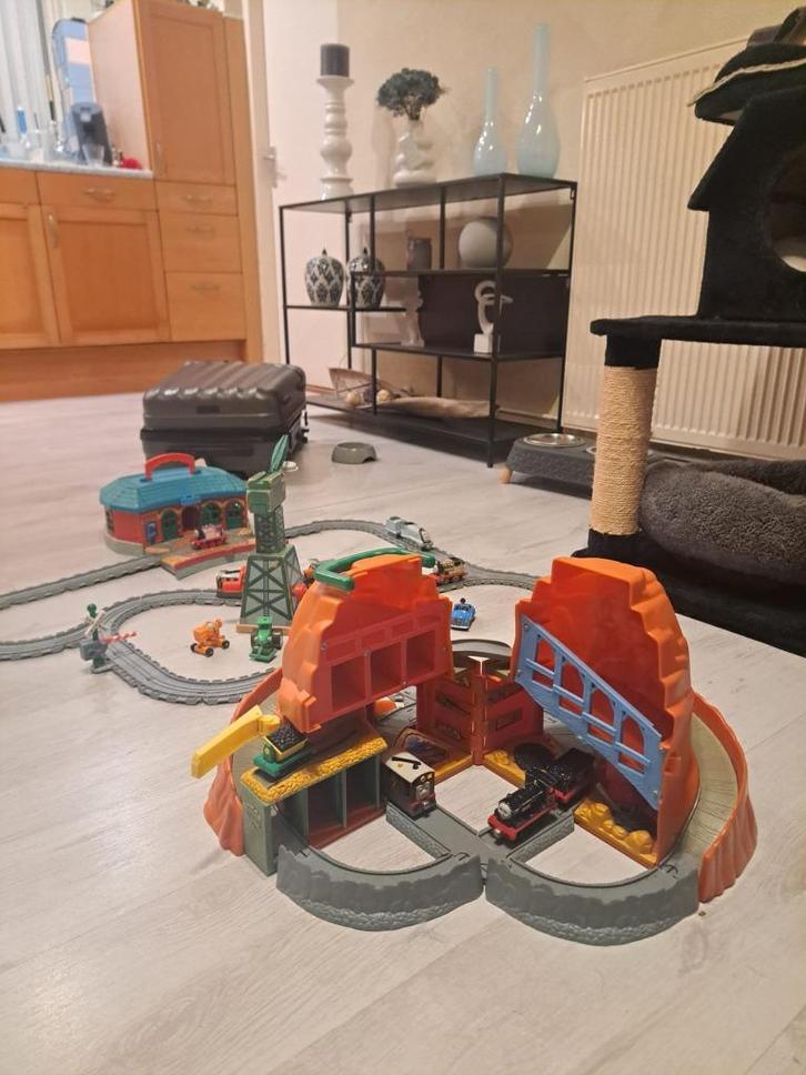 Uitgebreide set Thomas de trein, Kinderen en Baby's, Speelgoed | Thomas de Trein, Zo goed als nieuw, Ophalen of Verzenden