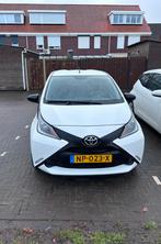 Toyota Aygo 1.0 Vvt-i 69pk 5D 2017 Wit, Auto's, Toyota, Voorwielaandrijving, 4 stoelen, Wit, Origineel Nederlands