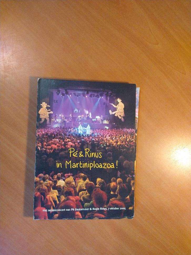 DVD Pé & Rinus in Martiniploazoa!, Cd's en Dvd's, Dvd's | Cabaret en Sketches, Zo goed als nieuw, Stand-up of Theatershow, Alle leeftijden