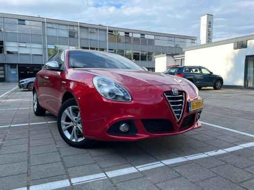 Alfa Romeo Giulietta 1.4 T Distinctive Rosso Competizione, Auto's, Alfa Romeo, Bedrijf, Giulietta, ABS, Airbags, Airconditioning