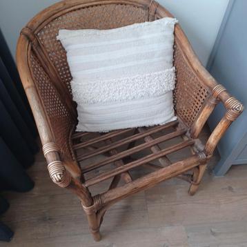 Landelijk Vintage rotan stoel / rieten stoel met webbing beschikbaar voor biedingen
