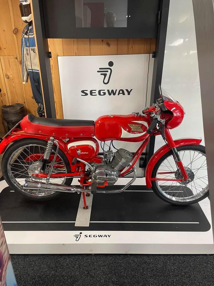 Moto morini in nieuw staat, Fietsen en Brommers, Brommers | Oldtimers, Ophalen