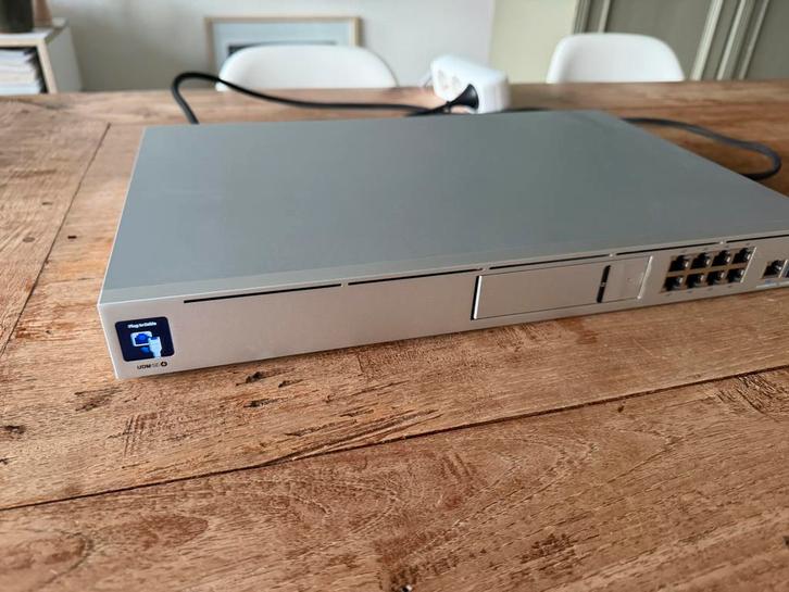 Unify Dream Machine SE, Computers en Software, Routers en Modems, Zo goed als nieuw, Ophalen