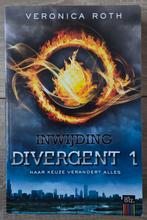 Veronica Roth - Inwijding (Divergent 1), Boeken, Ophalen of Verzenden, Zo goed als nieuw, Veronica Roth
