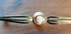 Vintage Camee Broche Goudkleurig, 4 tot 7 cm, Gebruikt, Ophalen of Verzenden, Met edelsteen