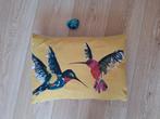 Kussen met vogels 35x50cm, Huis en Inrichting, Ophalen of Verzenden, Zo goed als nieuw, Geel, Rechthoekig