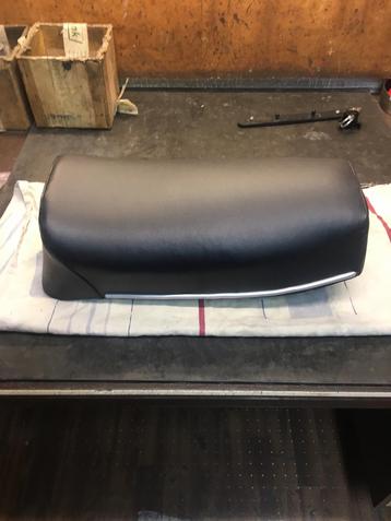 Zwitsers Zadeltje incl. Rekje beschikbaar voor biedingen