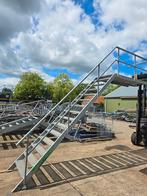 Stalen trap met bordes gegalv. Hoog 3,05 mtr. Nob091, Ophalen, Zo goed als nieuw, 2 tot 4 meter
