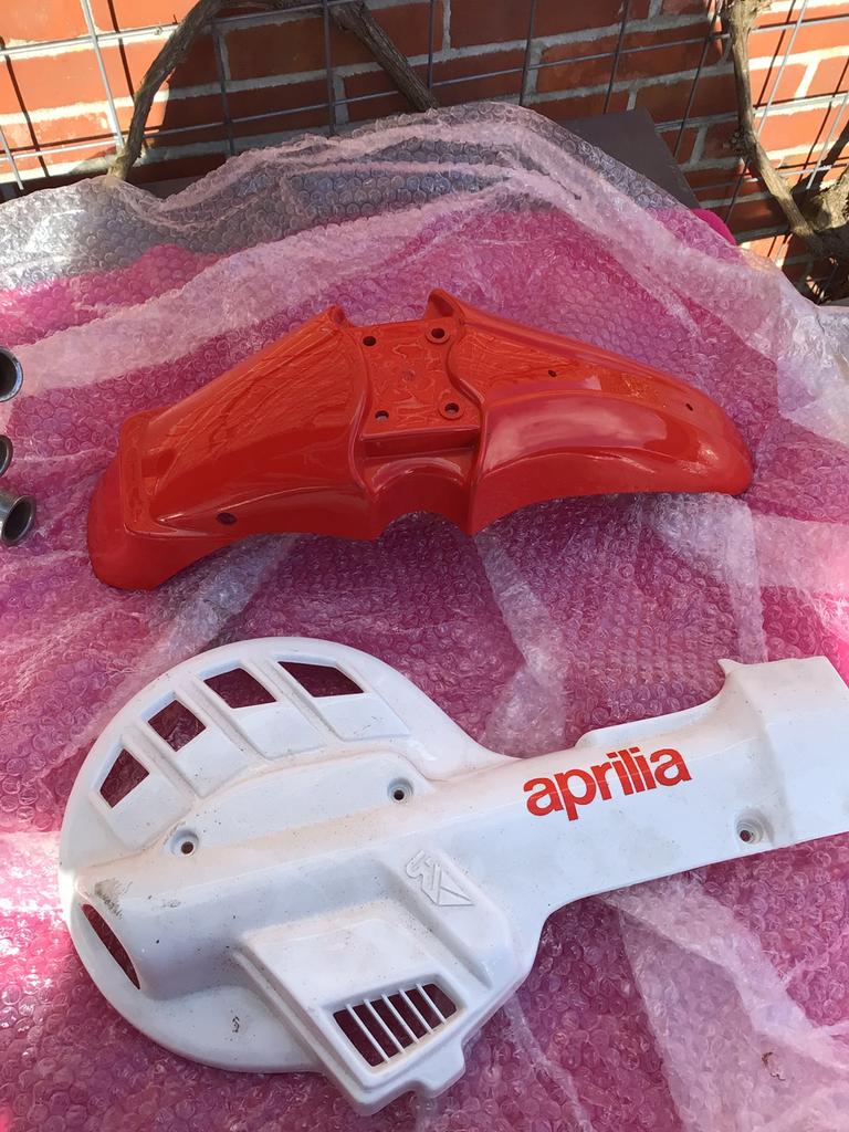 Aprilia Tuareg 50 spatbord Brommer boujaar 84 - 87, Ophalen of Verzenden