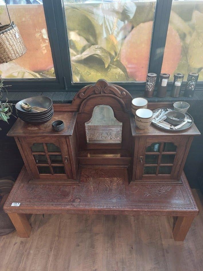 Antiek meubelstuk opzetstuk kuif, Ophalen