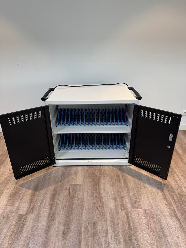 Oplaadkast voor laptops/tablets - 36 stuks, Ophalen, Gebruikt, 40 tot 80 cm, 70 tot 120 cm