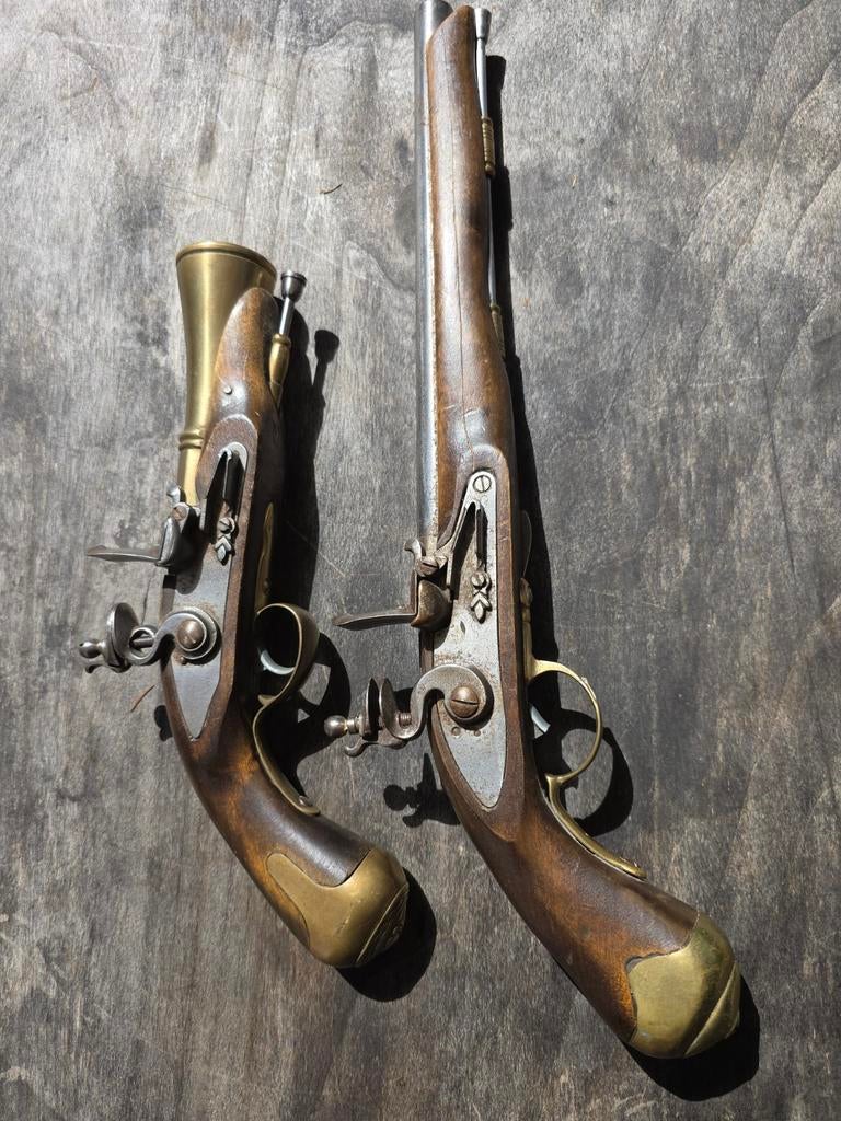 Twee antieke vuursteenpistolen replica's klein pistool verko, Ophalen of Verzenden