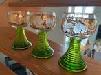 5 Duitse wijnglazen met gouden opleg en groene voet, Antiek en Kunst, Antiek | Glas en Kristal, Ophalen of Verzenden