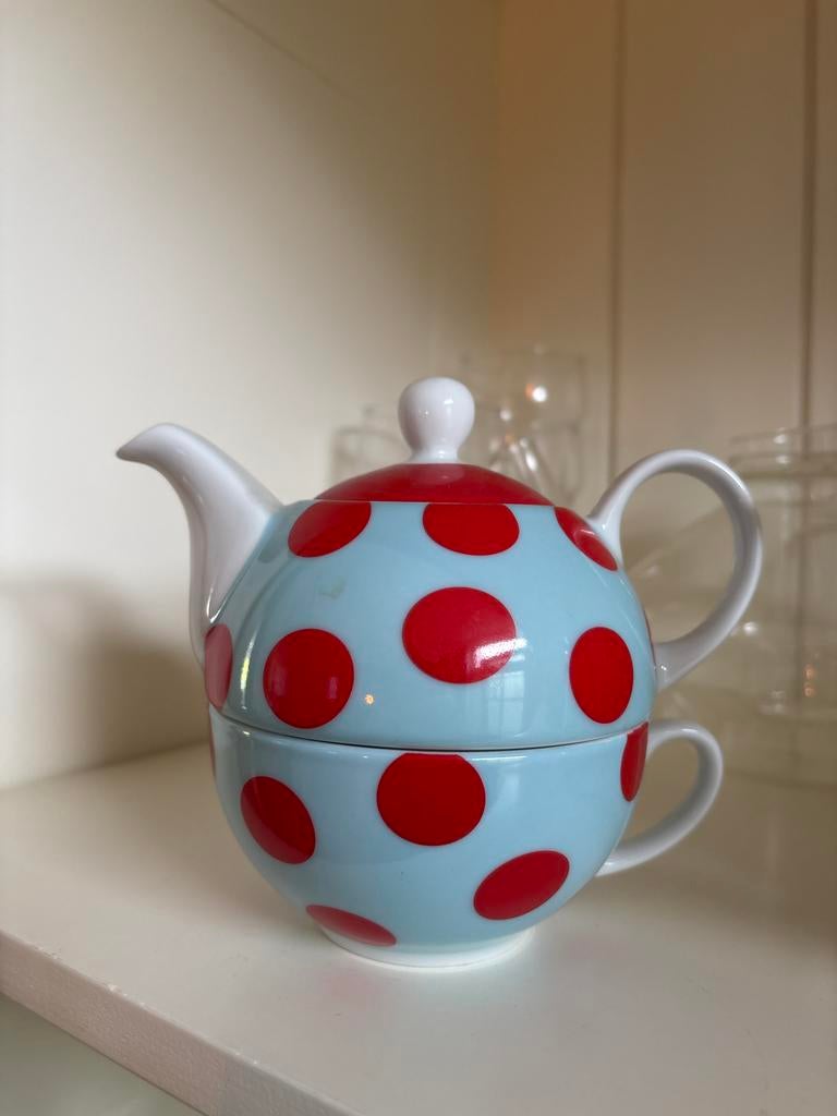 Theepot met kopje blauw met rode stippen, Ophalen, Gebruikt, Keramiek, Overige stijlen