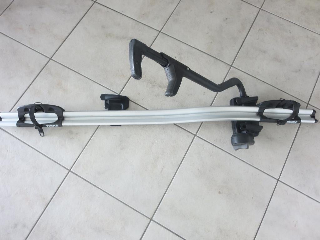 Thule ProRide 591 fietsendrager voor op het dak afsluitbaar, Gebruikt, Brede banden, Ophalen of Verzenden, Dakdrager