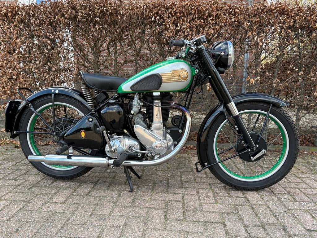 BSA B31 1952, Toermotor, 350 cc, 1 cilinder