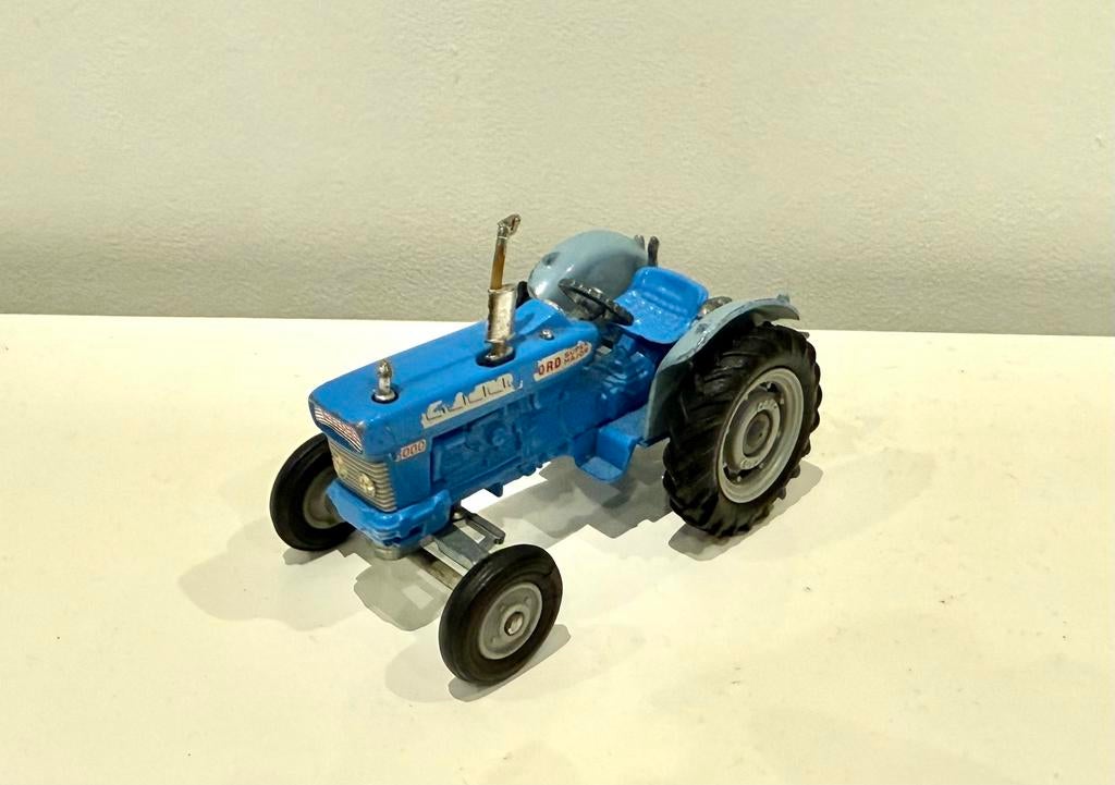 Corgi Toys Ford 5000 tractor, Verzenden, Zo goed als nieuw, Auto, Corgi