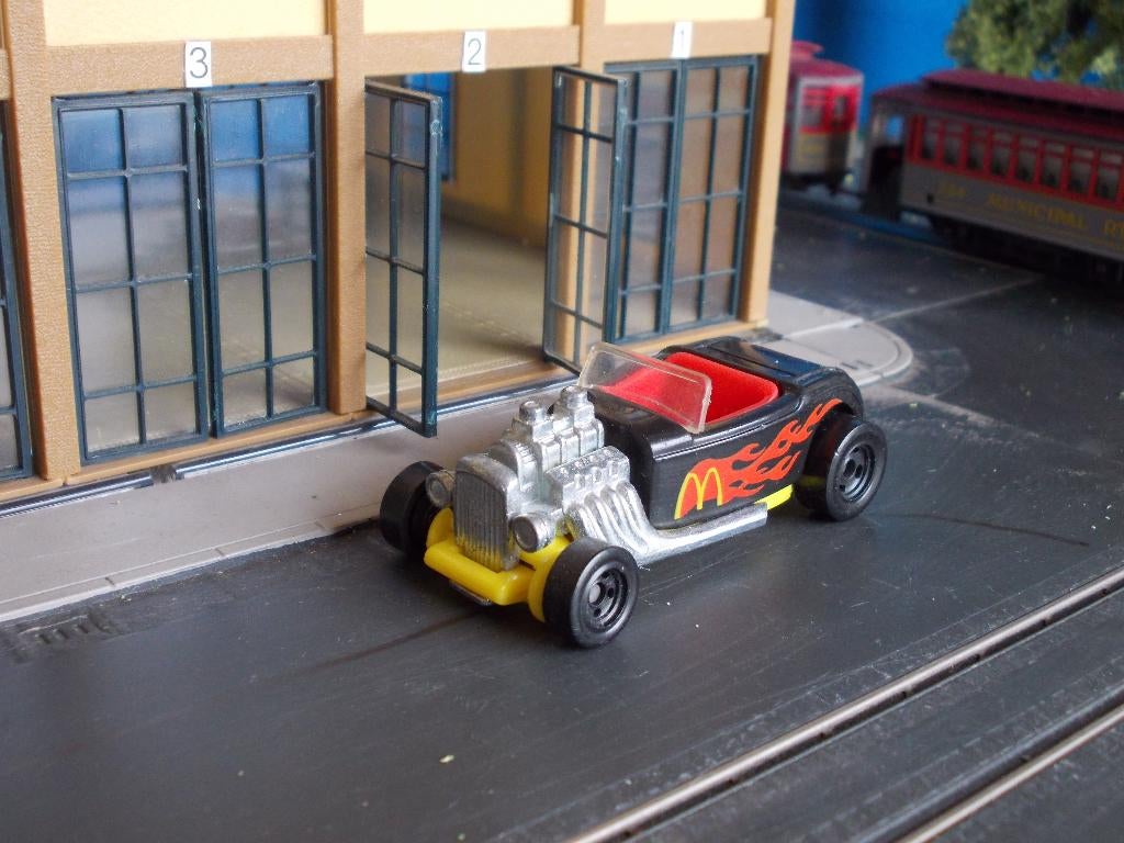 Ford Hot Rod McDonalds Hotwheels 1993, Ophalen of Verzenden, Zo goed als nieuw, Auto