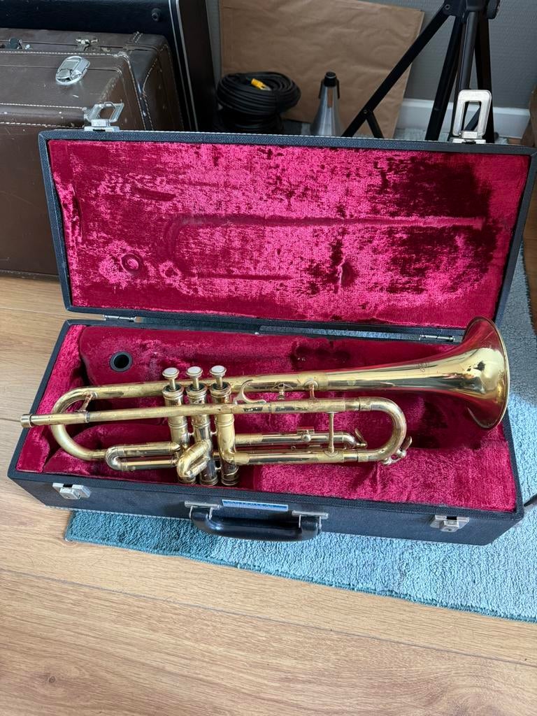 Trompet - Courtois Gaudet - snijbrqnder, Ophalen of Verzenden, Gebruikt, Bes-trompet, Met koffer